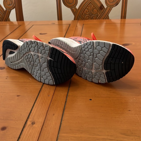 New Balance Fresh Foam - Picture 3 of 4